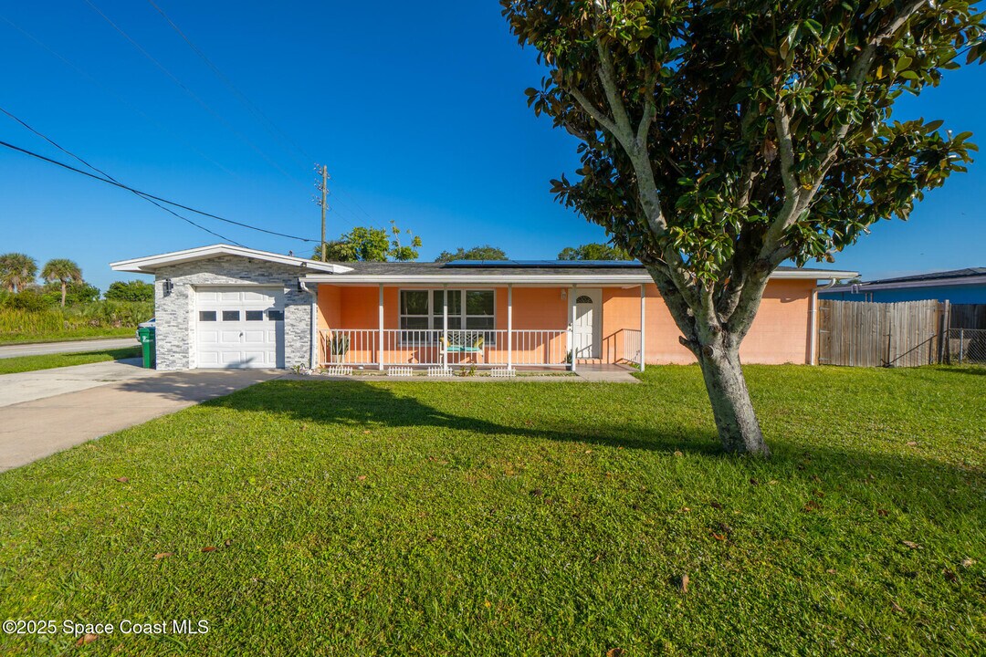 250 Alabama Ave in Merritt Island, FL - Building Photo