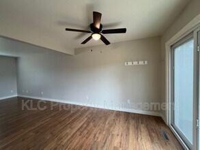 6642 Holcomb Cir in Des Moines, IA - Building Photo - Building Photo