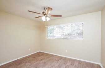 4401 Dawn Creek Ln in Spring, TX - Building Photo - Building Photo