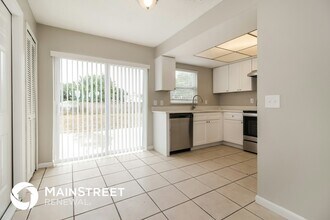 2495 E Sherwood Cir in Cocoa, FL - Building Photo - Building Photo
