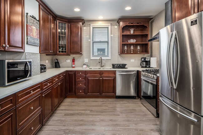 334 S Wisconsin Ave in Villa Park, IL - Building Photo - Building Photo