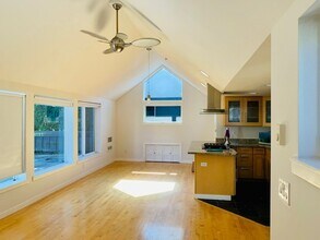 2446 55th Ave SW in Seattle, WA - Building Photo - Building Photo