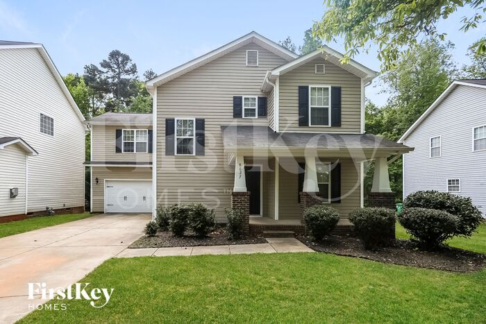8827 Twisted Pine Dr in Charlotte, NC - Building Photo