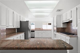 6230 Zelzah Ave in Los Angeles, CA - Building Photo - Building Photo