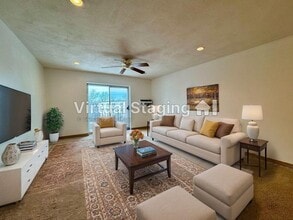 25 Greentree Ln in Weymouth, MA - Foto de edificio - Building Photo