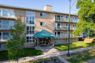 1515 14 Av SW Apartments