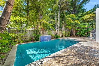 548 NE 70th St in Miami, FL - Building Photo - Building Photo