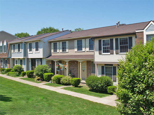 Newport Highlands in Rochester, NY - Building Photo