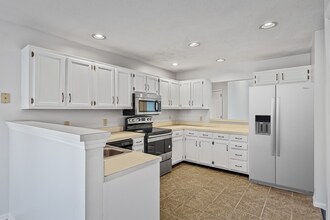 6015 Bradford Hills Dr in Nashville, TN - Building Photo - Building Photo