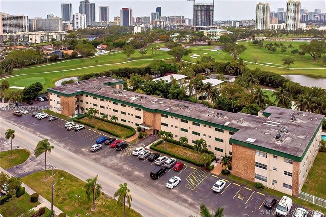 1450 Atlantic Shores Blvd in Hallandale Beach, FL - Building Photo - Building Photo