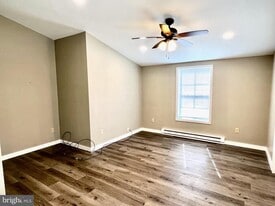 636 W Penn Ave in Robesonia, PA - Building Photo