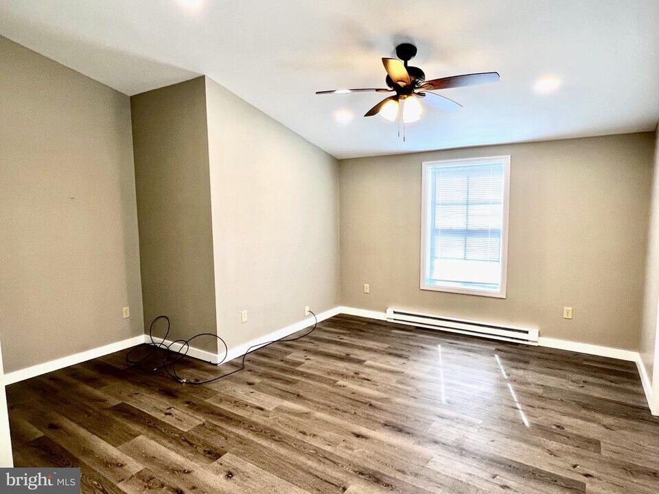 636 W Penn Ave in Robesonia, PA - Building Photo