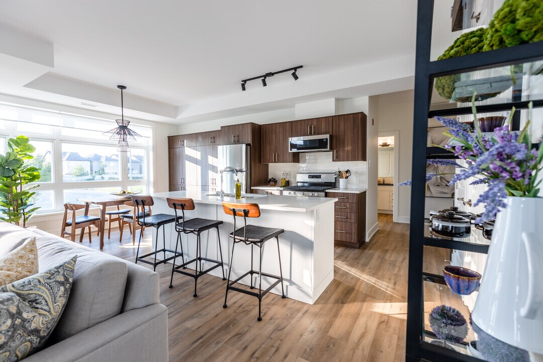 170 Cope Dr in Ottawa, ON - Building Photo