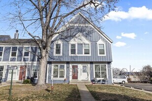 2228 S Jasper Way in Aurora, CO - Building Photo