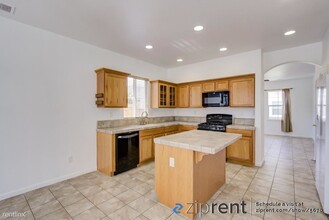 141 Chelwood Ln in Sacramento, CA - Building Photo - Building Photo