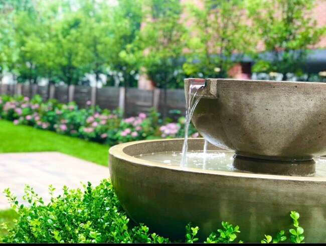 700 Summer St, Unit #6c in Stamford, CT - Foto de edificio - Building Photo