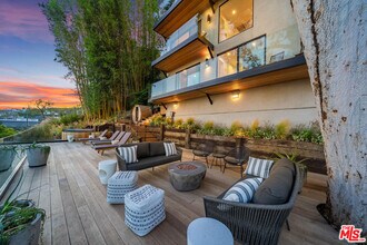 8800 Hollywood Blvd in Los Angeles, CA - Building Photo - Building Photo
