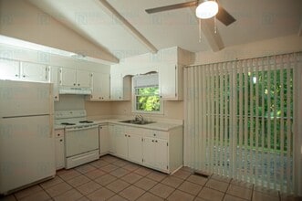 8722 Rollingwood Rd in Chapel Hill, NC - Building Photo - Building Photo