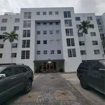 210 SW 11th St in Miami, FL - Building Photo