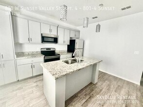 801 W Sunset Valley St in Alton, TX - Building Photo - Building Photo