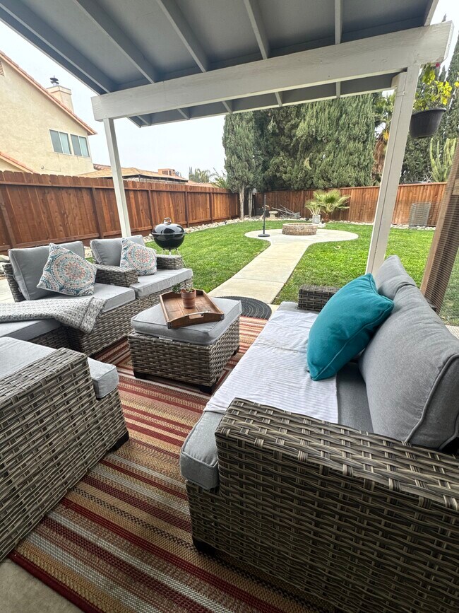1862 Clemson Ct in Los Banos, CA - Building Photo - Building Photo