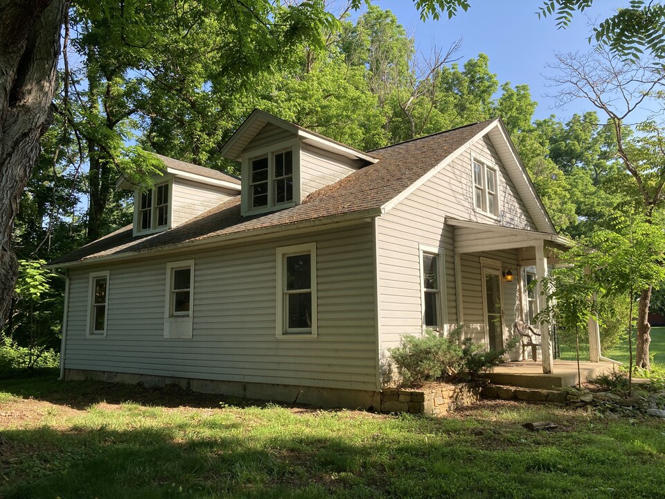 210 Teague Run Rd in Shepherdstown, WV - Building Photo