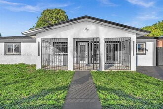 560 Perviz Ave in Opa Locka, FL - Building Photo - Building Photo