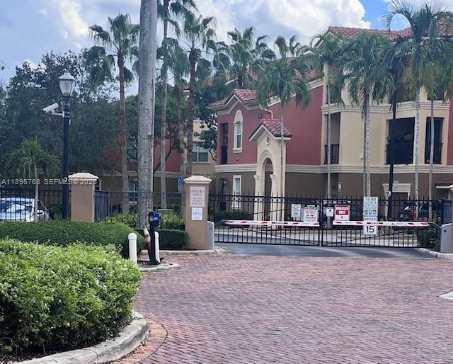 4602 SW 160th Ave in Miramar, FL - Building Photo - Building Photo