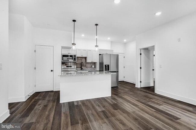 property at 1924 N Front St