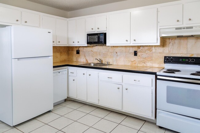 6211 SW 37th St, Unit 211 in Davie, FL - Building Photo - Building Photo