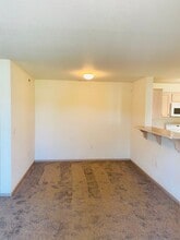 913 Westridge Dr in Junction City, KS - Building Photo - Building Photo