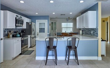 2485 NE 16th Ct in Jensen Beach, FL - Building Photo - Building Photo