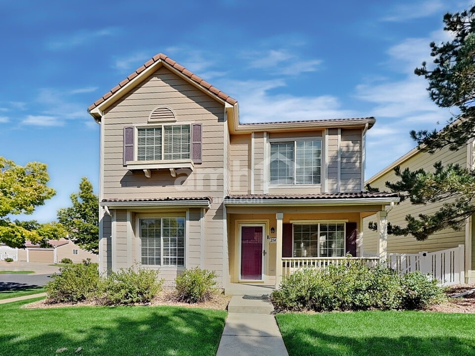 21450 E 46th Ave in Denver, CO - Building Photo