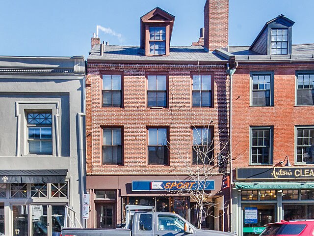 37 Charles St, Unit 2 in Boston, MA - Building Photo