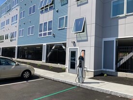 University Square South in Salem, MA - Building Photo