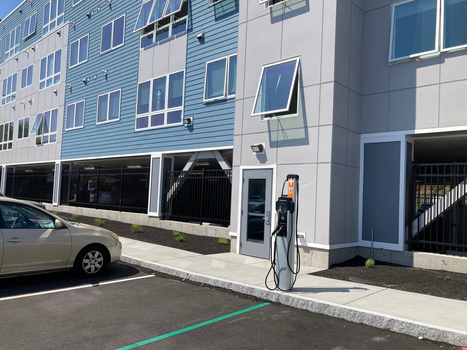 University Square South in Salem, MA - Building Photo