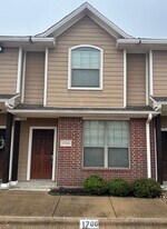 1000 Spring Loop in College Station, TX - Building Photo