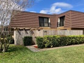 1123 11th Ln in Palm Beach Gardens, FL - Building Photo