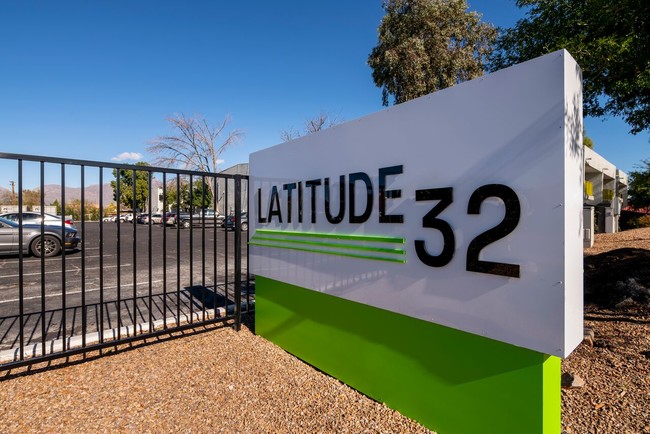 Latitude 32 in Tucson, AZ - Building Photo - Building Photo