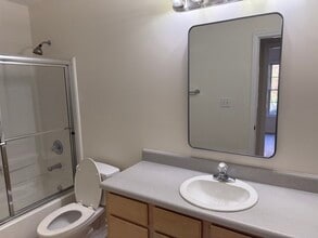 2 Crystal Oaks Ct in Durham, NC - Building Photo - Building Photo