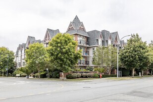 Clover Downs Estates in Surrey, BC - Building Photo