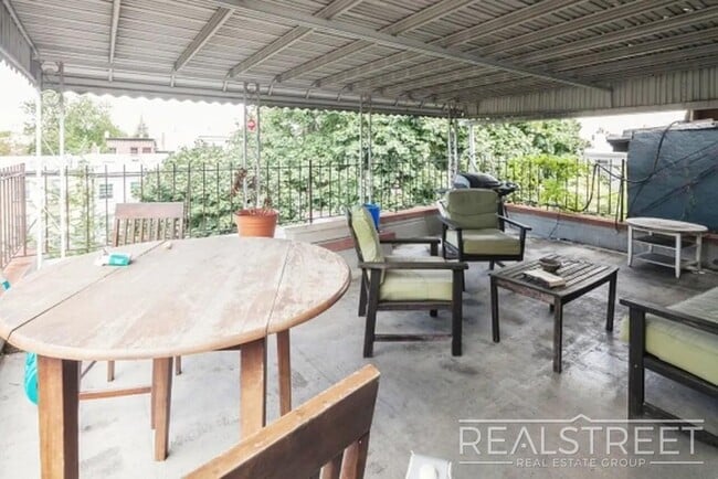 283 Sackett St, Unit 4 in Brooklyn, NY - Building Photo - Building Photo
