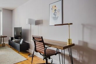 50 W 97th St in New York, NY - Foto de edificio - Building Photo