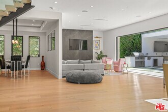 13812 Cumpston St in Los Angeles, CA - Building Photo - Building Photo