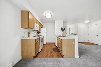 Lion's Gate in Walla Walla, WA - Building Photo - Building Photo