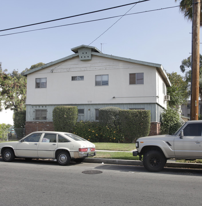 11565 Erwin St in North Hollywood, CA - Building Photo