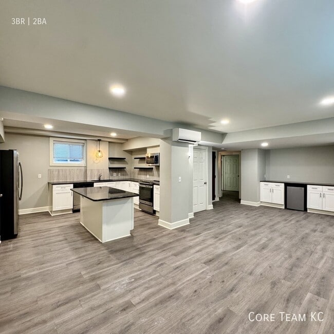 property at 920 Ward Pkwy