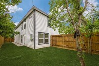 8643 Sunderland Rd photo'