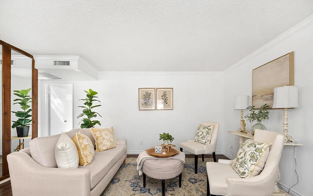 317 S Almansor St in Alhambra, CA - Building Photo