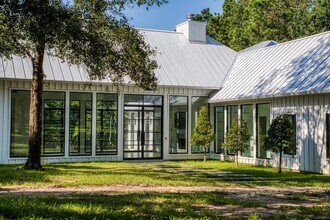 9879 Stubbs Rd in Magnolia, TX - Building Photo - Building Photo
